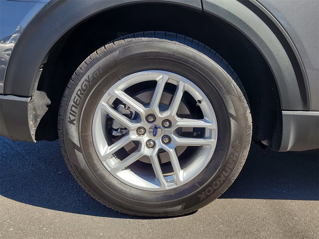 Used 2025 Ford Explorer Active image 5