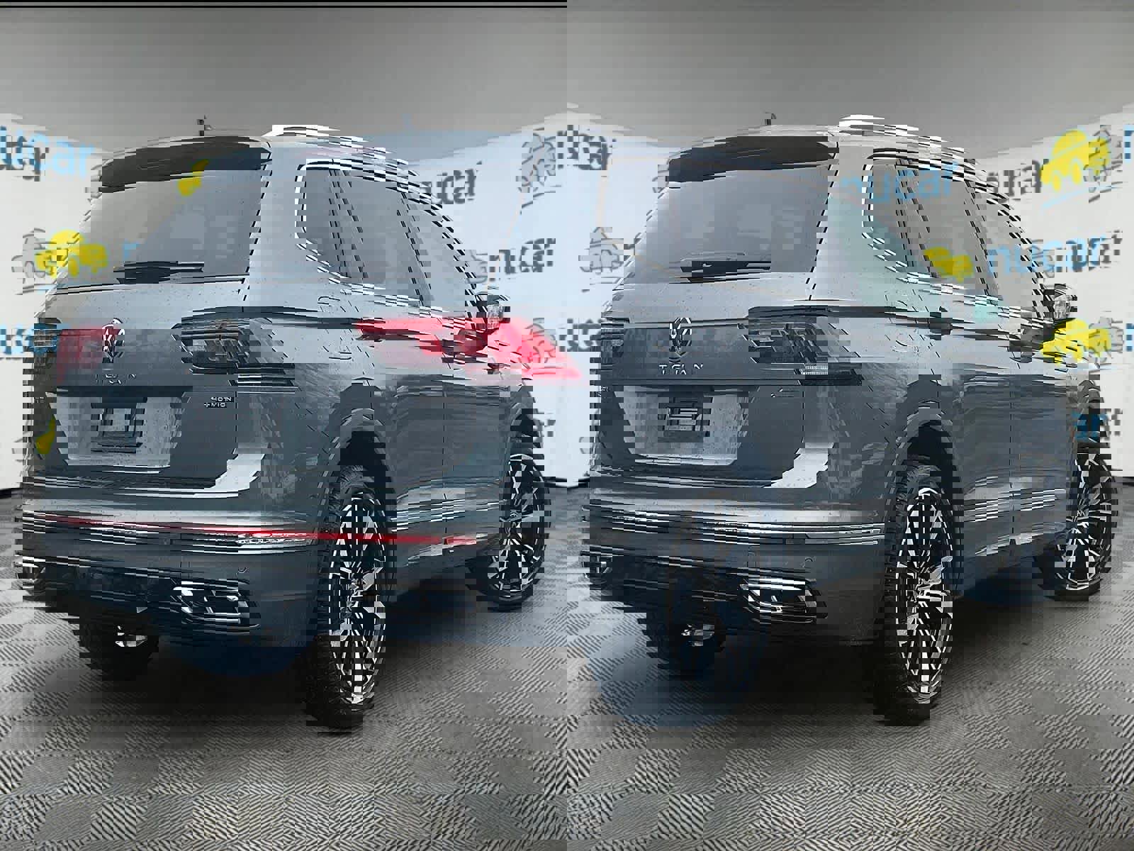 Used 2023 Volkswagen Tiguan SEL R-Line image 6