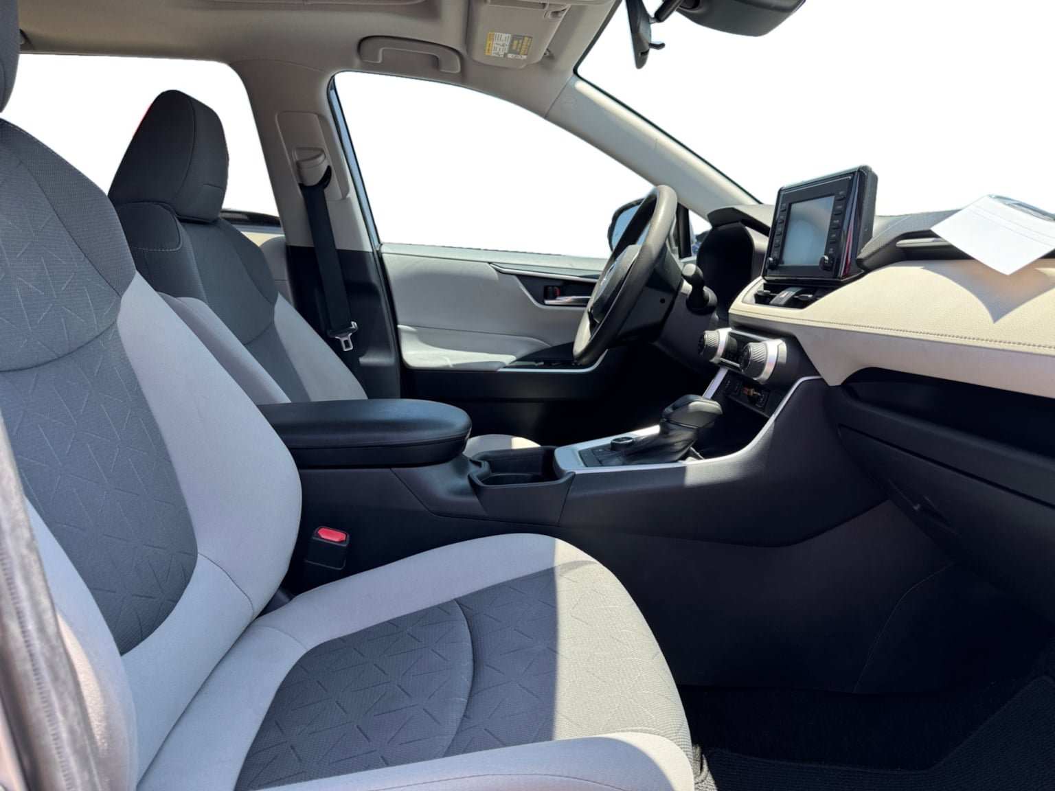 Used 2019 Toyota RAV4 XLE w/ Convenience Package AWD/4WD image 17