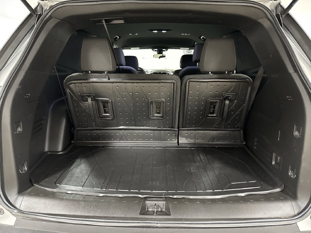 Used 2023 Chevrolet Traverse LT w/ LPO, Floor Liner Package AWD/4WD image 24
