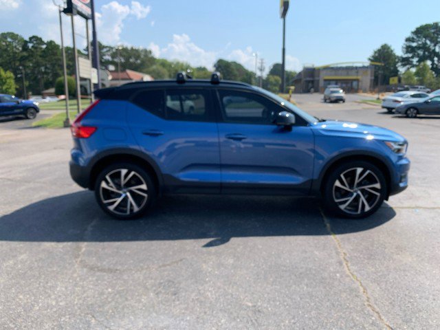 Used 2019 Volvo XC40 T5 R-Design image 4