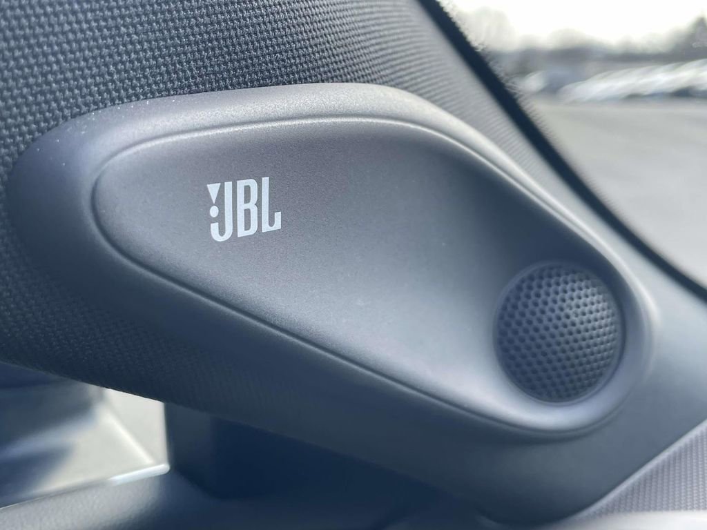 Used 2023 Toyota Crown Limited image 19