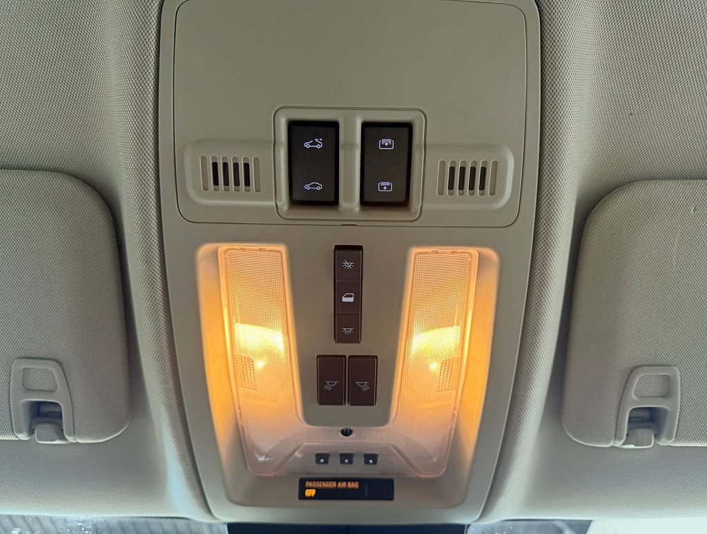 Used 2010 Cadillac SRX Luxury image 24