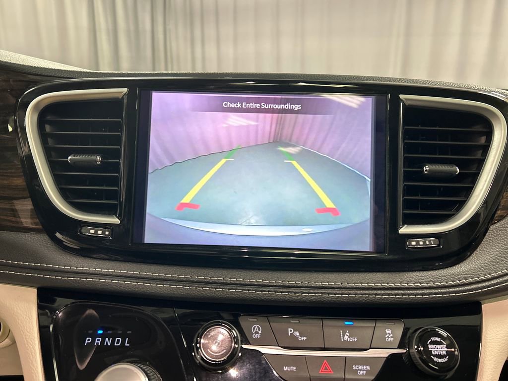 Used 2024 Chrysler Pacifica Limited image 18