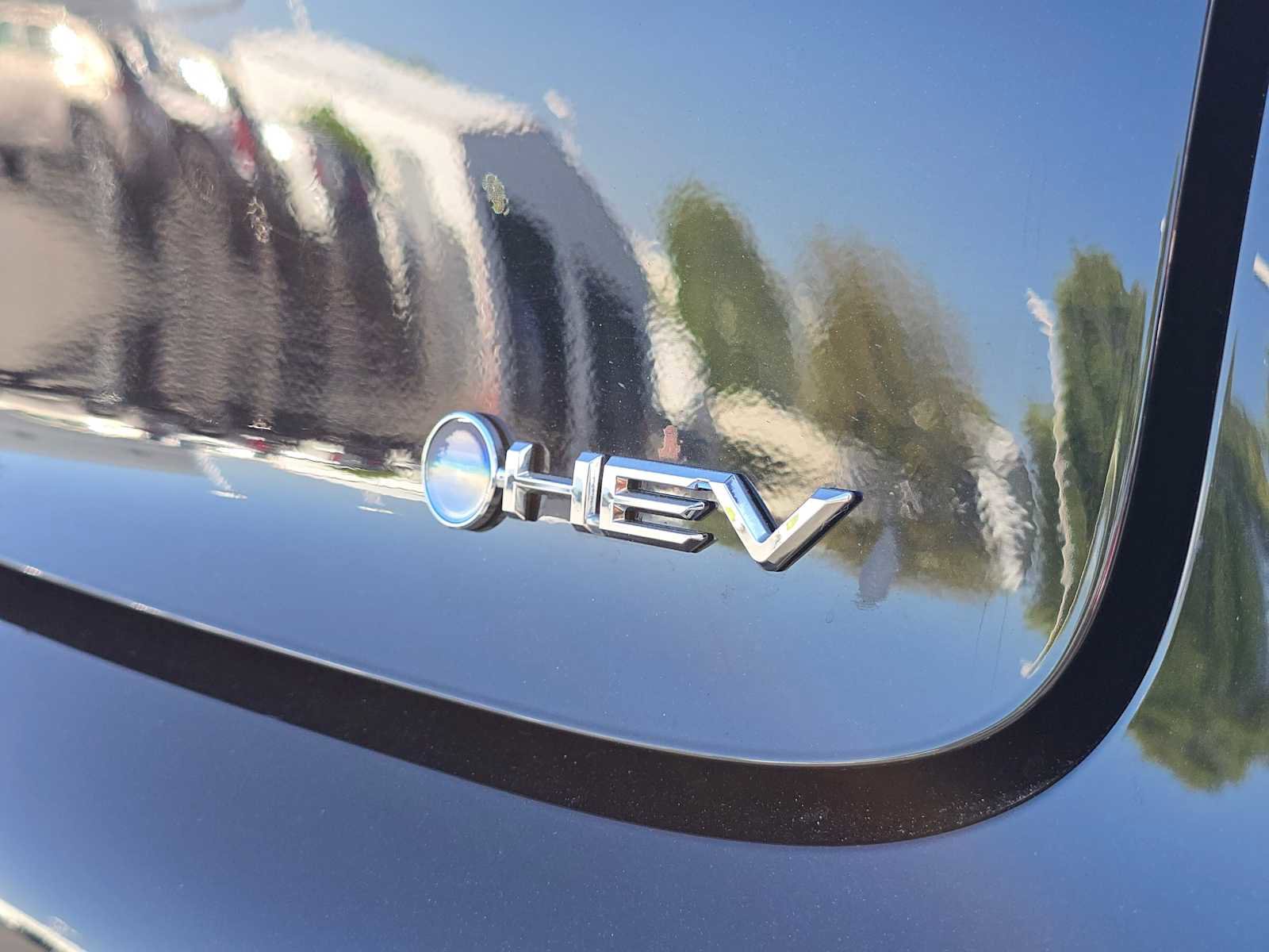 Used 2025 Toyota Prius XLE FWD image 13