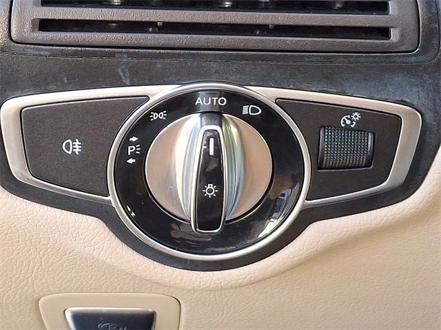 Used 2016 Mercedes-Benz GLC 300 w/ Premium Package image 23