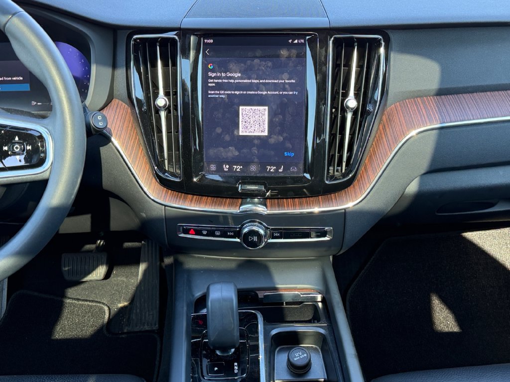 Certified 2024 Volvo XC60 B5 Plus w/ Protection Package Premier AWD/4WD image 15