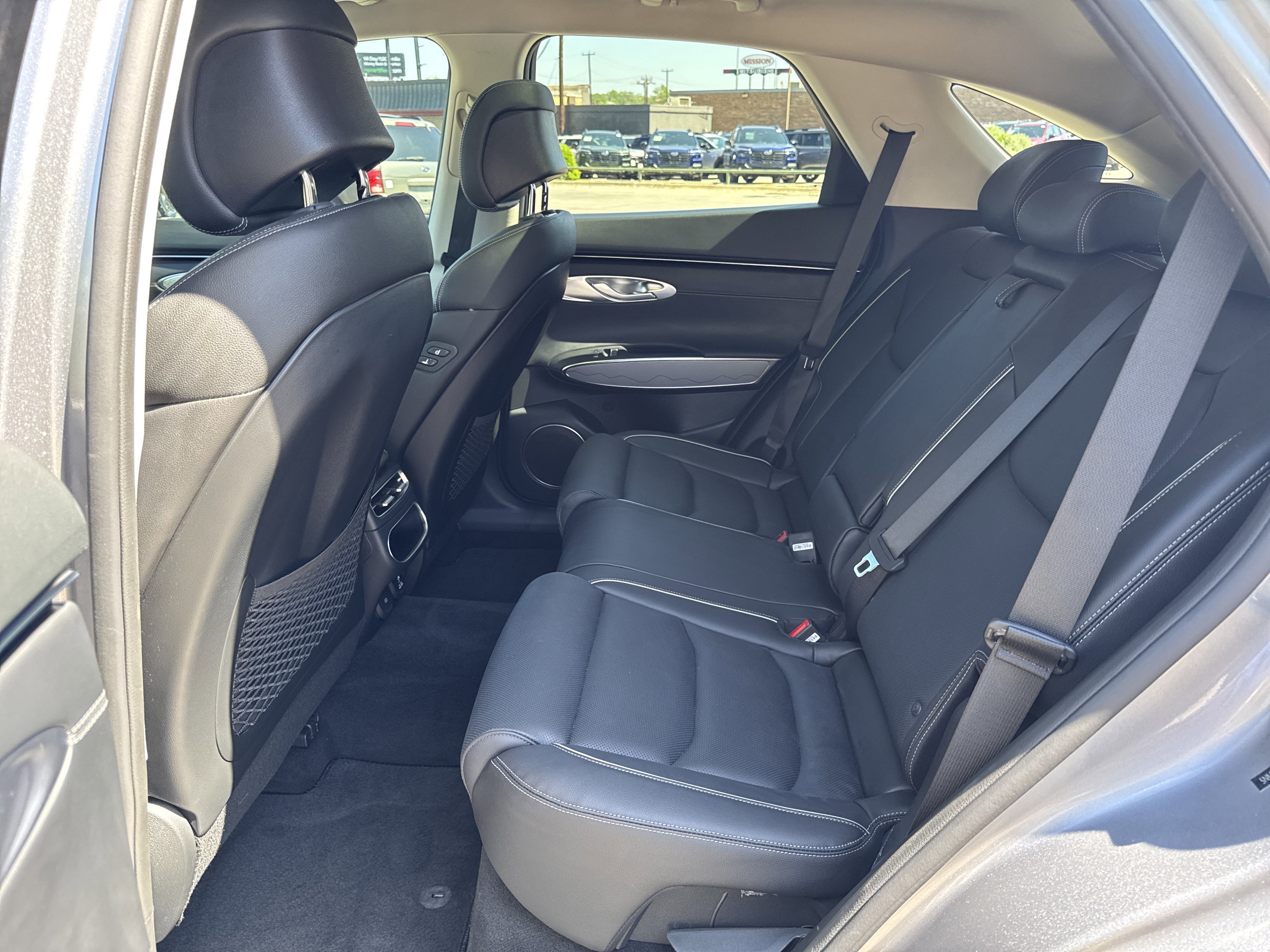 Used 2024 Genesis GV70 2.5T w/ Advanced Package AWD/4WD image 24