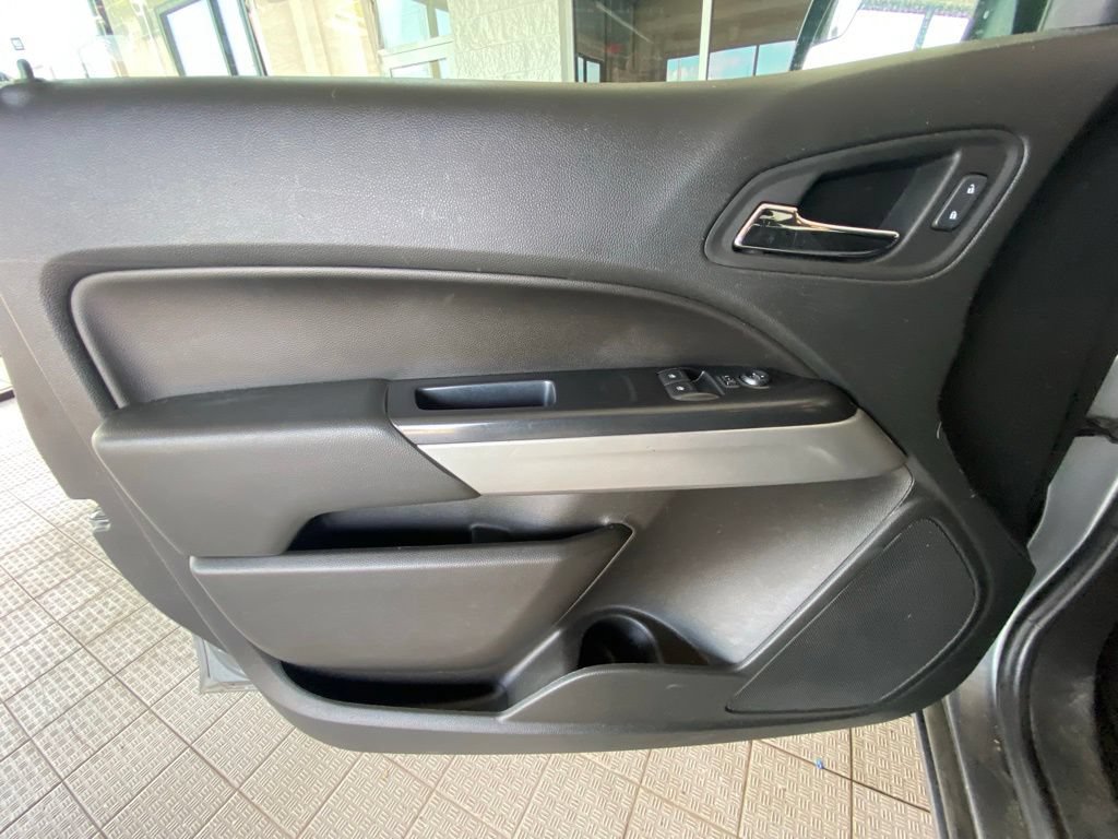 Used 2021 Chevrolet Colorado LT w/ Fleet Safety Package RWD image 15