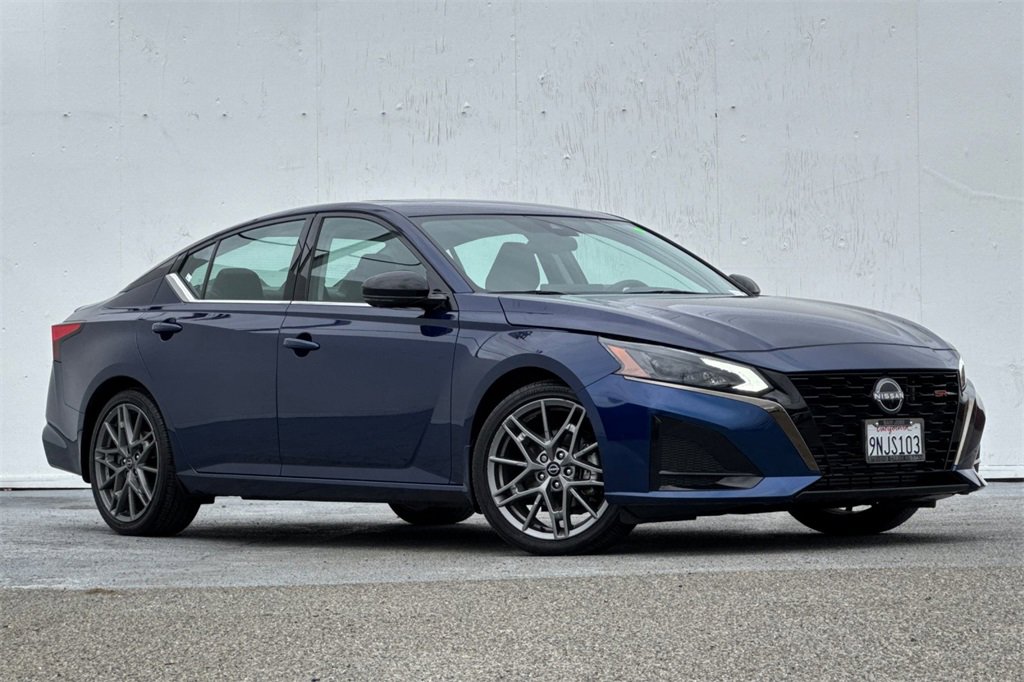 Certified 2023 Nissan Altima 2.0 SR image 2