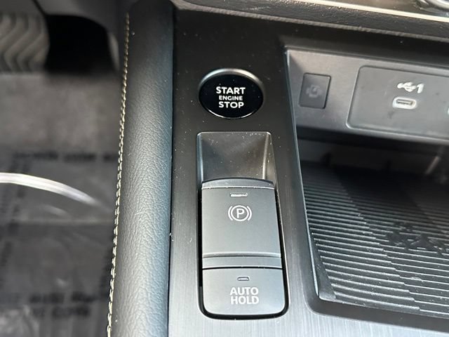 Used 2025 Nissan Kicks SV AWD/4WD image 34
