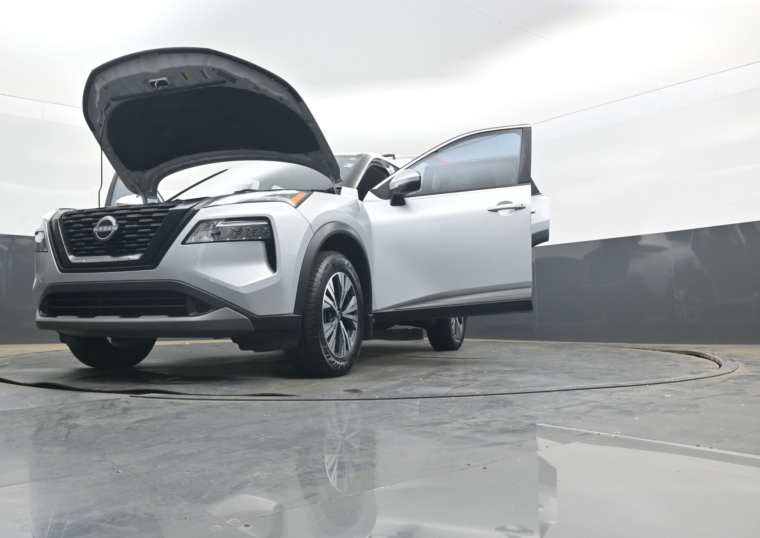 Used 2022 Nissan Rogue SV image 40