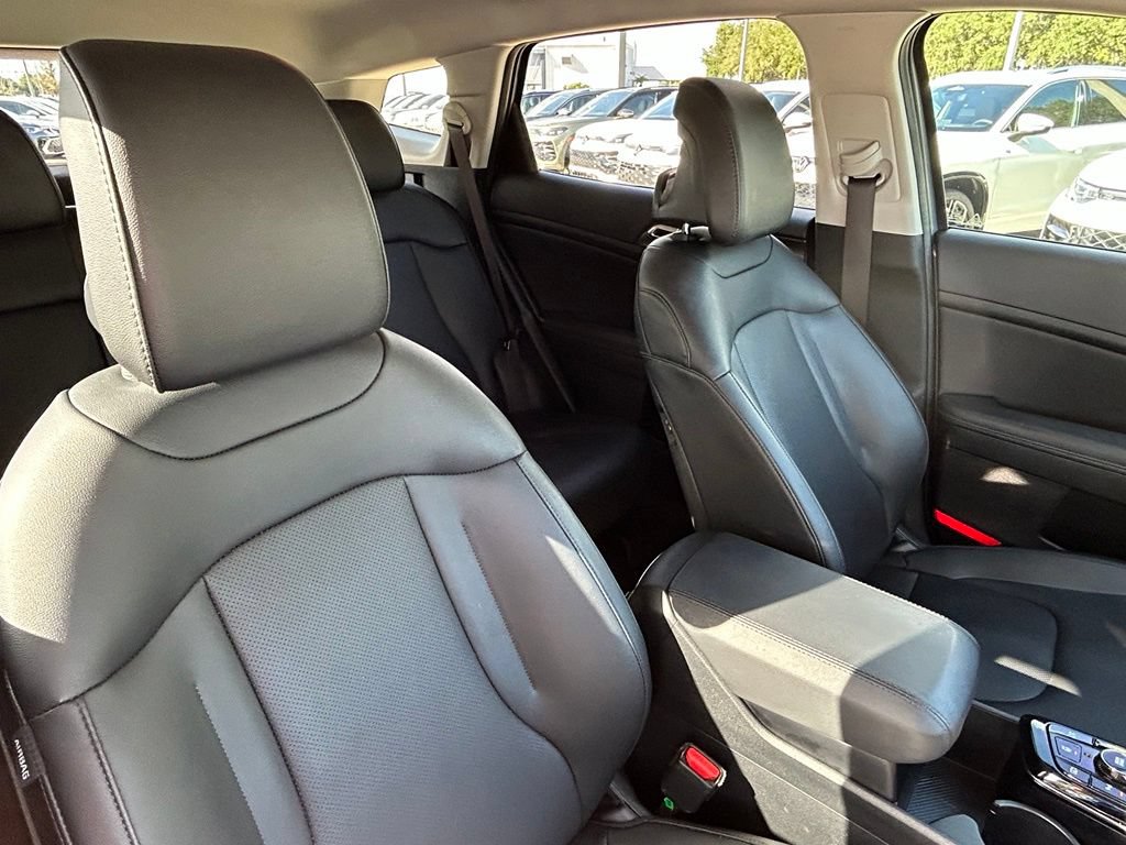 Used 2025 Kia Sportage EX FWD image 33