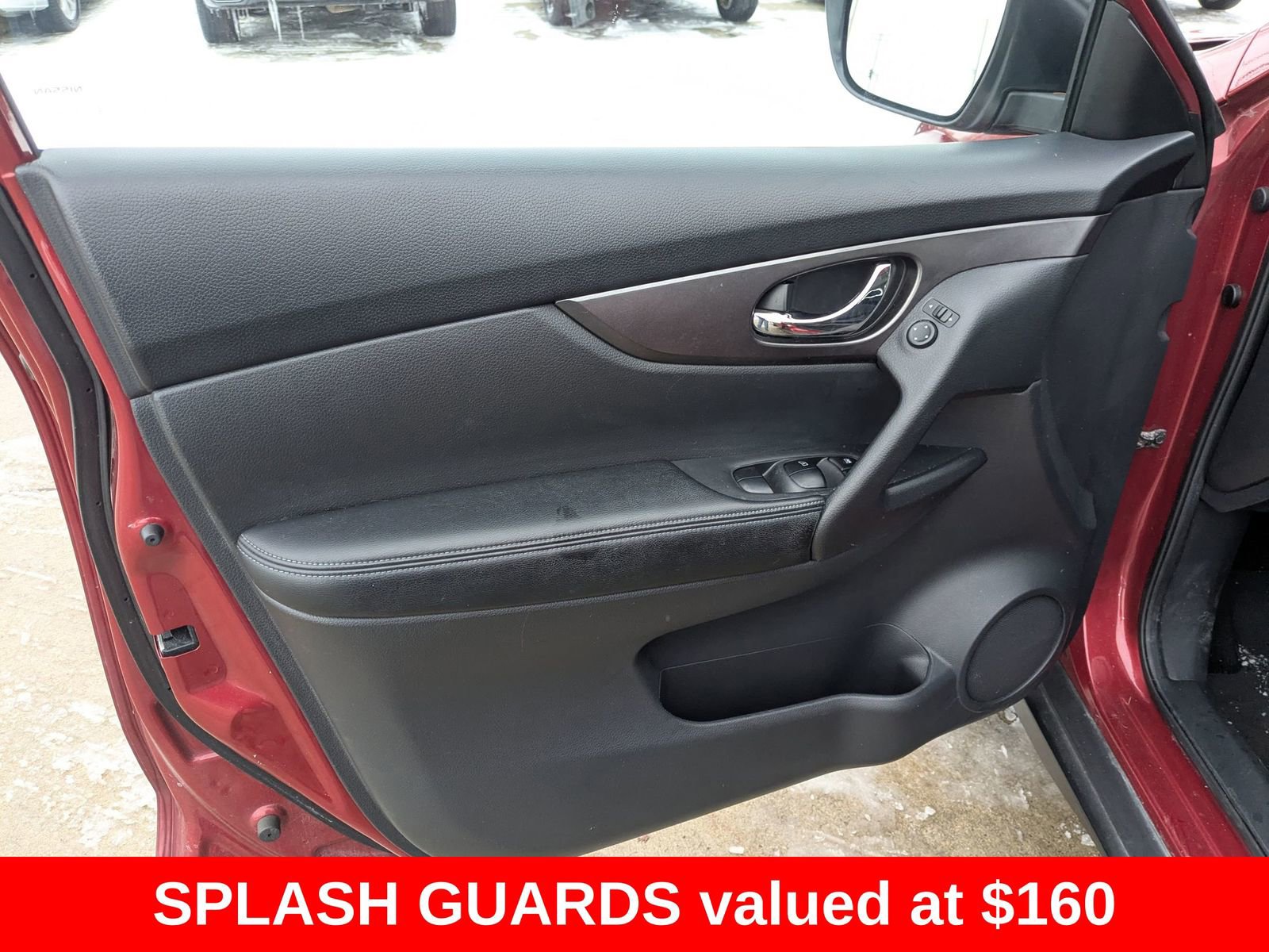 Used 2015 Nissan Rogue S image 25