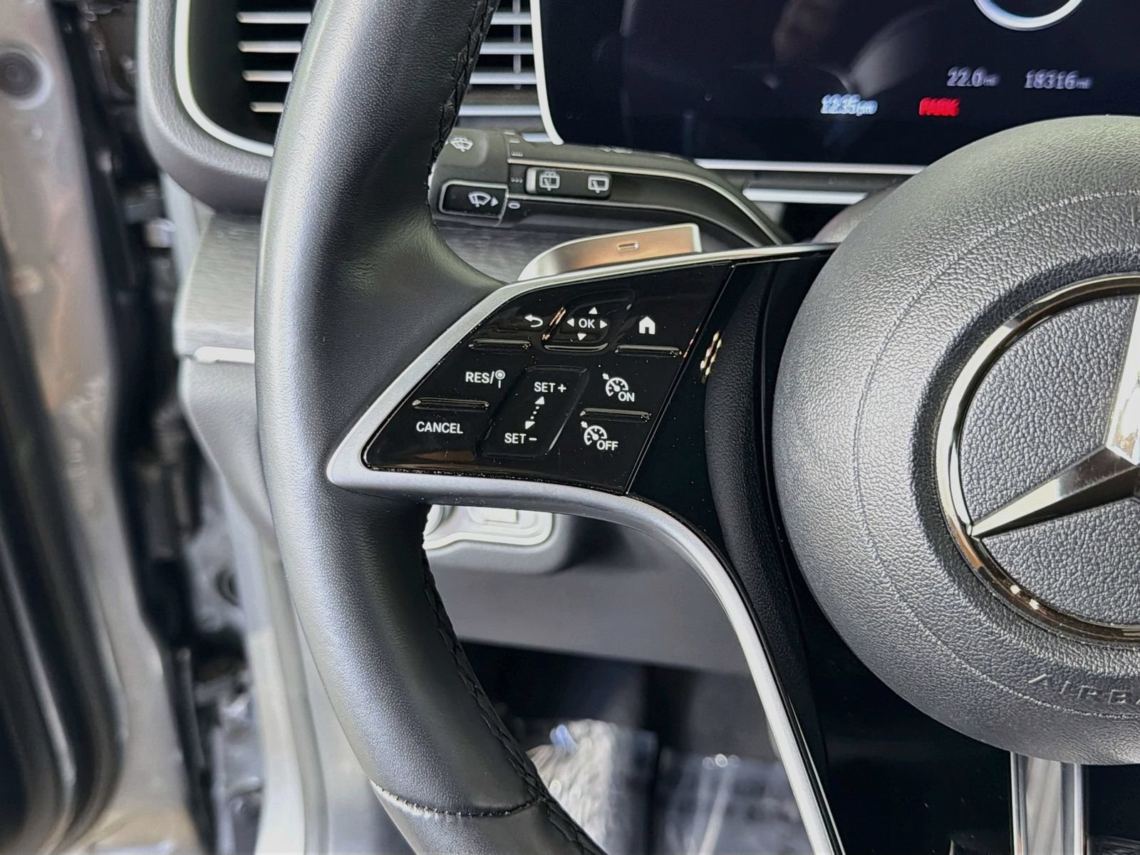 Used 2025 Mercedes-Benz GLE 450 4MATIC image 12