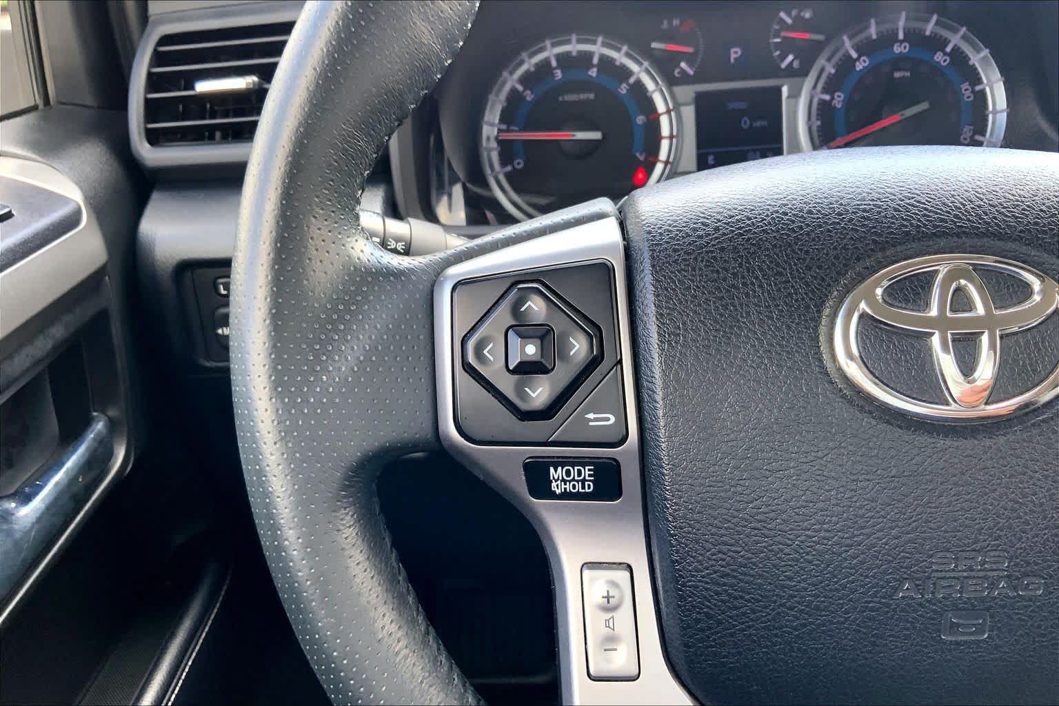 Used 2018 Toyota 4Runner SR5 Premium AWD/4WD image 22