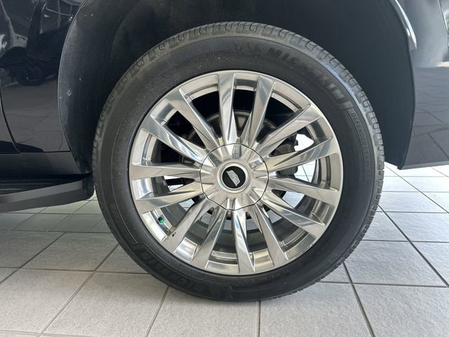 Used 2022 Cadillac Escalade ESV Premium Luxury AWD/4WD image 11