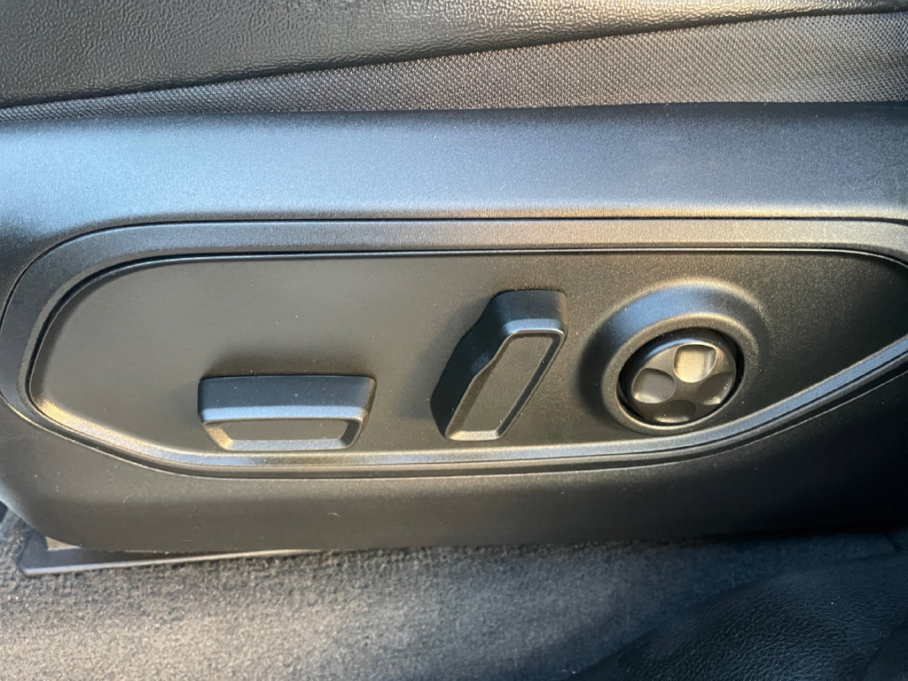 Used 2023 Jeep Grand Cherokee Altitude AWD/4WD image 22