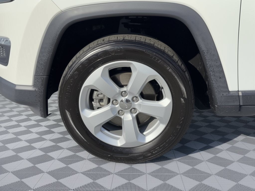 Used 2021 Jeep Compass Latitude w/ Convenience Group AWD/4WD image 13