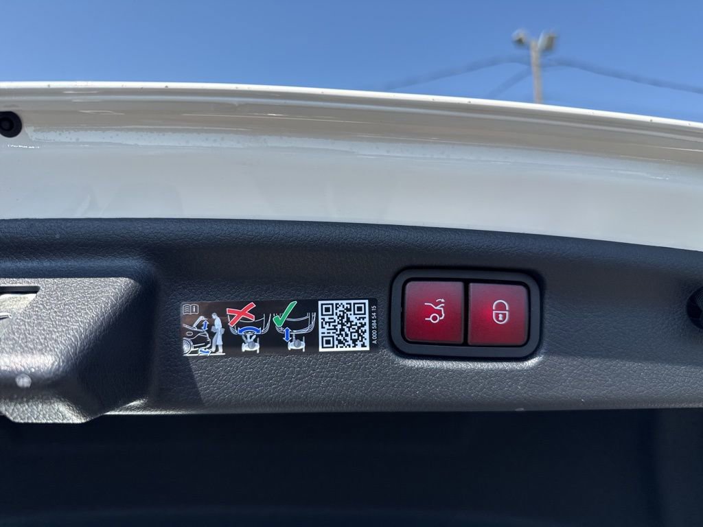 New 2025 Mercedes-Benz C 300 4MATIC Sedan image 31