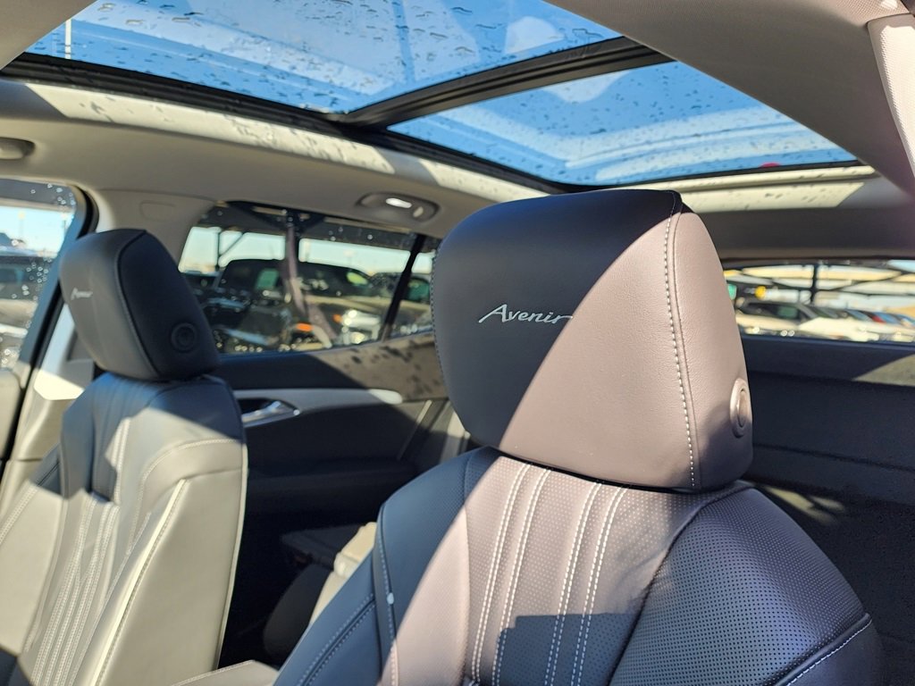 New 2026 Buick Envision Avenir image 17