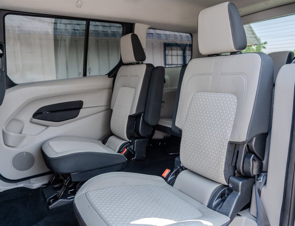 Used 2019 Ford Transit Connect XLT image 29