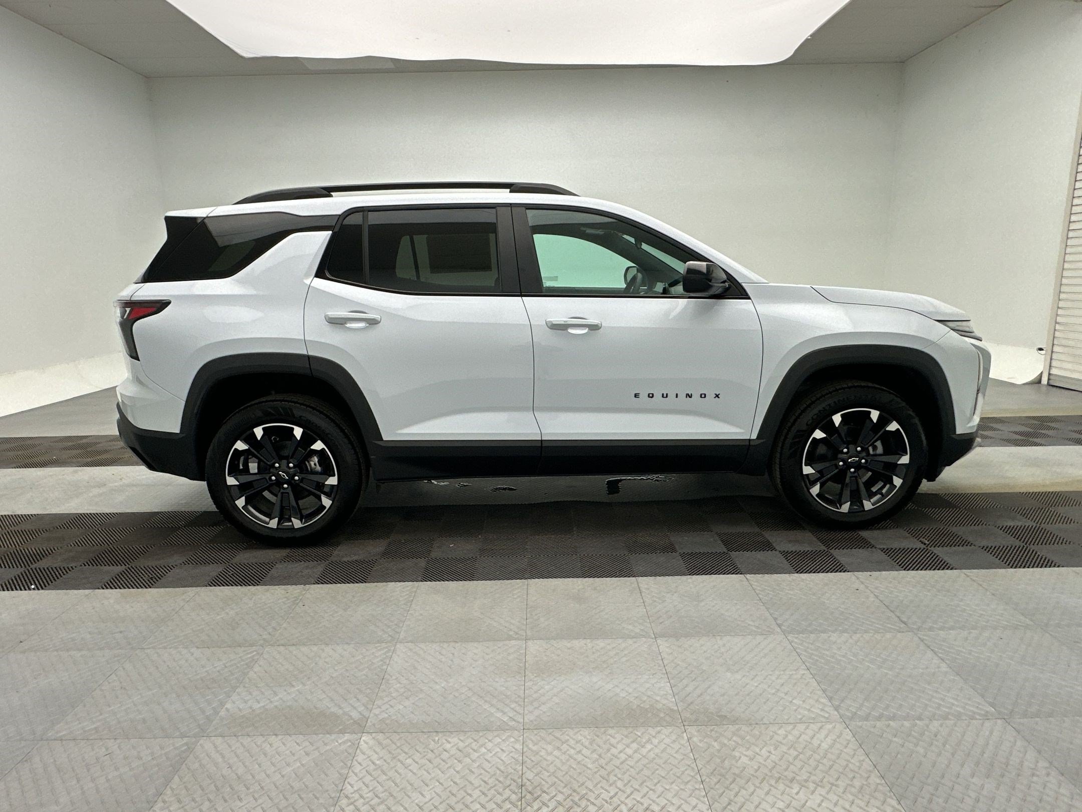 New 2027 Chevrolet Equinox RS w/ LPO, Floor Liner Package AWD/4WD image 8