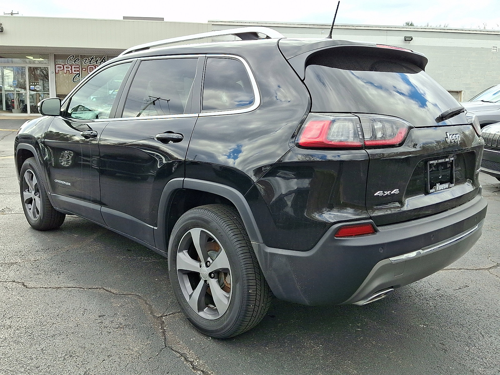 Certified 2020 Jeep Cherokee Limited AWD/4WD image 4