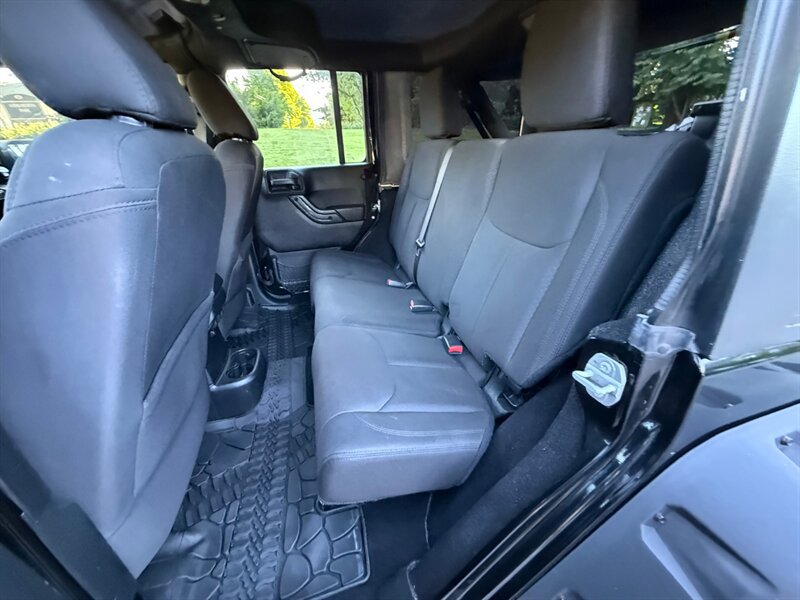 Used 2015 Jeep Wrangler Unlimited Sport w/ Quick Order Package 24S AWD/4WD image 16