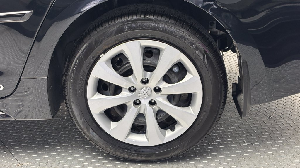 Used 2026 Toyota Corolla LE AWD/4WD image 6