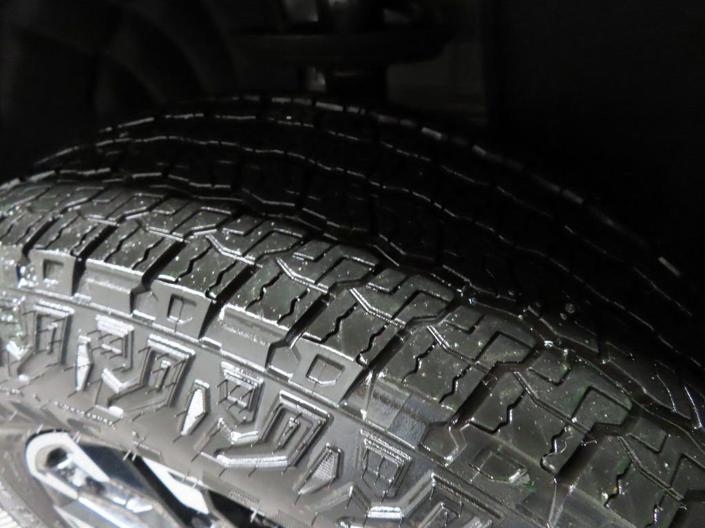 Used 2025 Chevrolet Traverse Z71 image 7