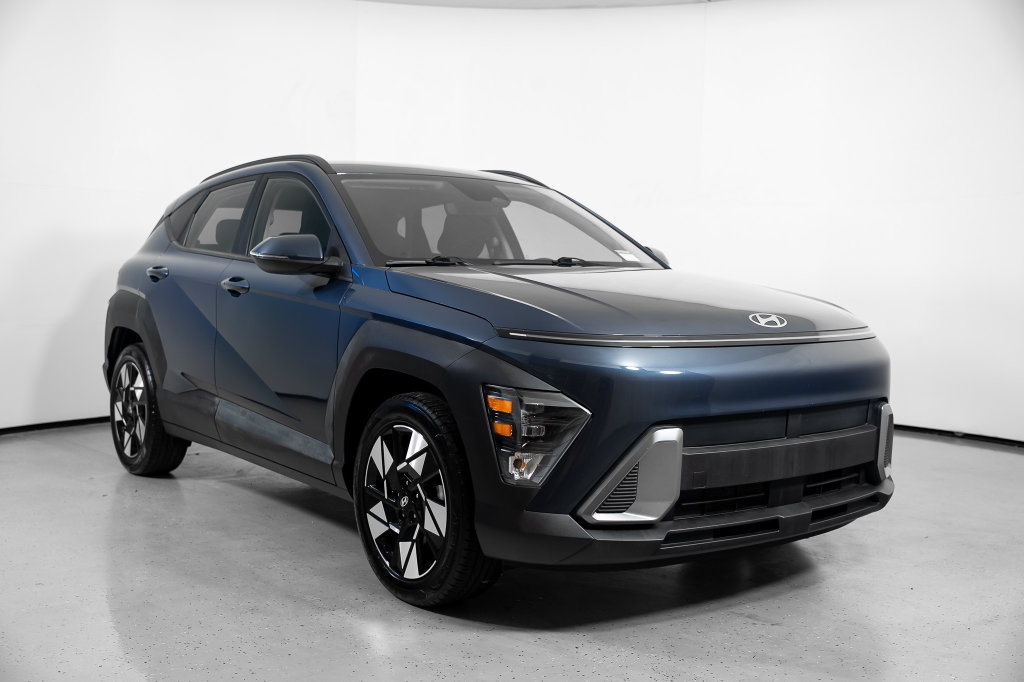 Certified 2025 Hyundai Kona SEL FWD image 2