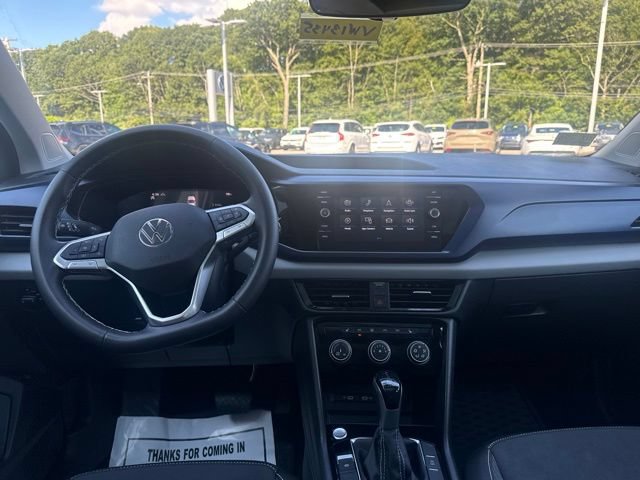 Certified 2023 Volkswagen Taos SE w/ Panoramic Sunroof Package AWD/4WD image 17