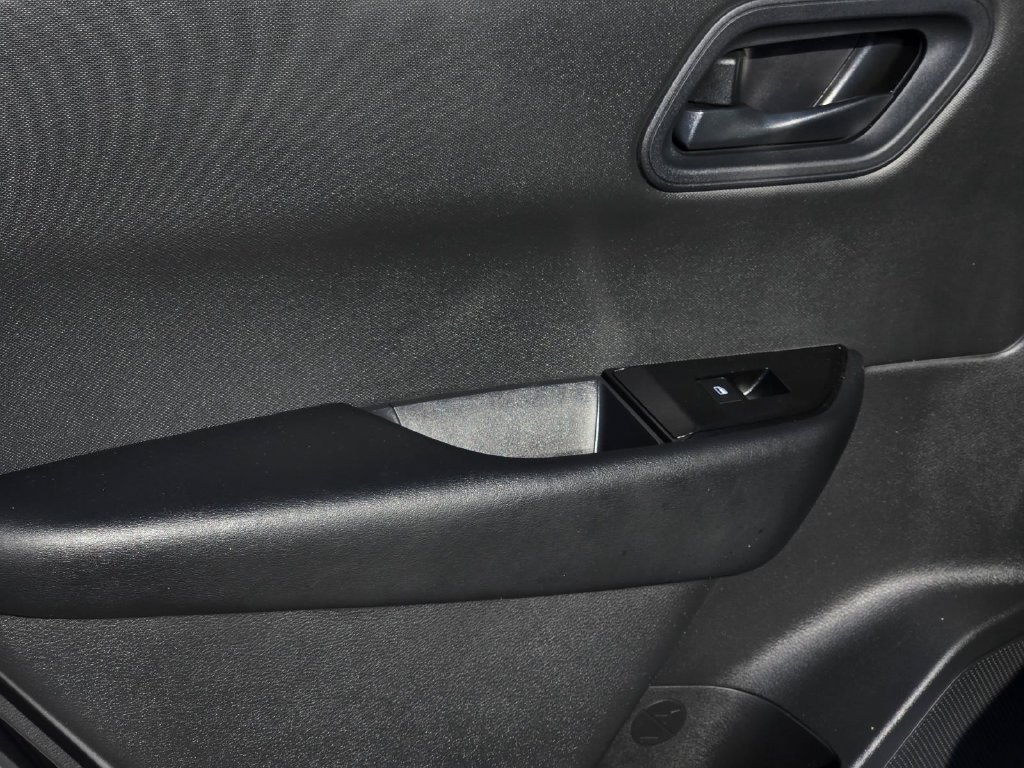 Certified 2025 Nissan Rogue S FWD image 11