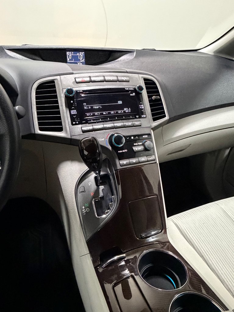 Used 2012 Toyota Venza LE FWD image 12