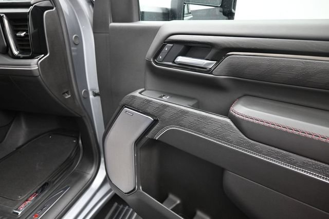Used 2025 GMC Sierra 2500 AT4X AWD/4WD image 17