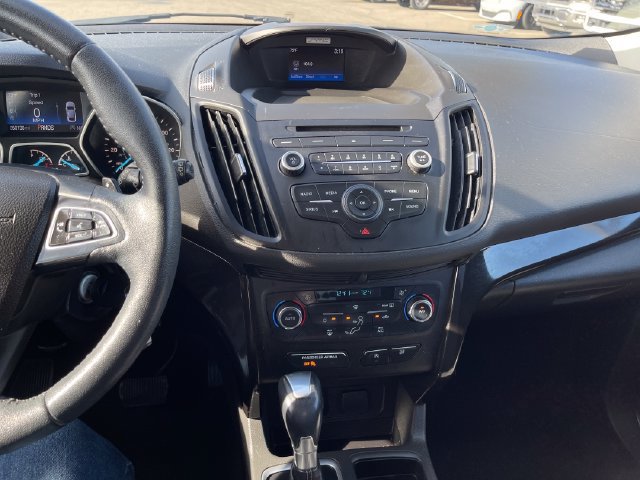 Used 2017 Ford Escape SE w/ SE Sport Appearance Package FWD image 17