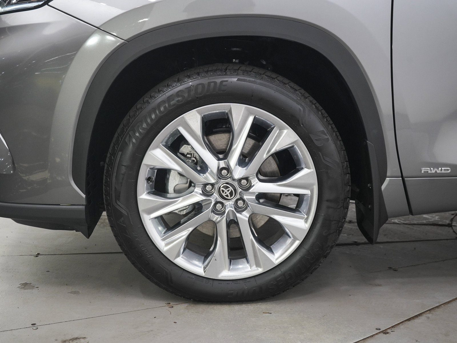 Used 2025 Toyota Highlander Limited AWD/4WD image 30