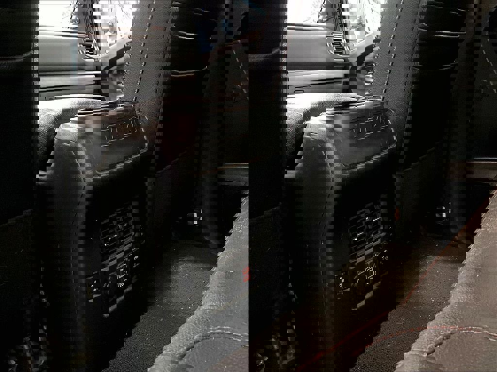 Used 2021 Nissan Titan PRO-4X w/ Pro-4x Convenience Package image 23