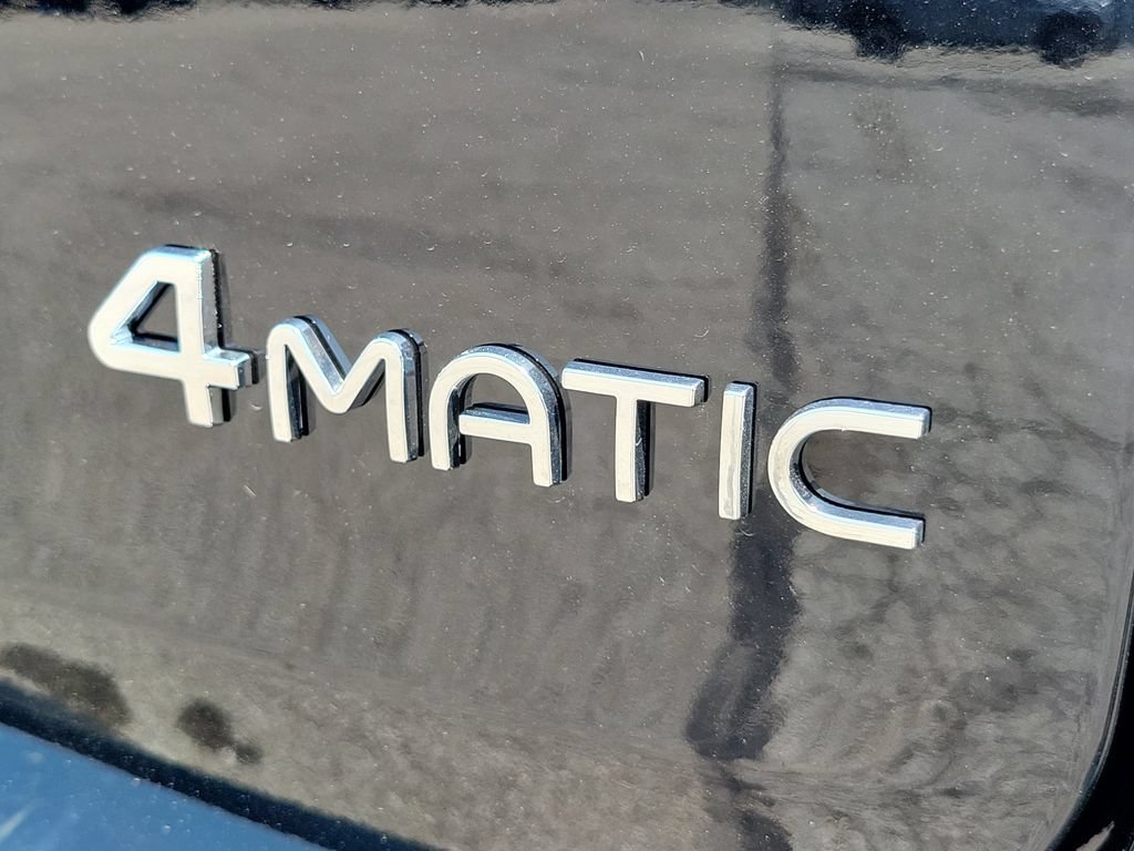 Used 2023 Mercedes-Benz EQB 300 4MATIC w/ Pinnacle Package image 12