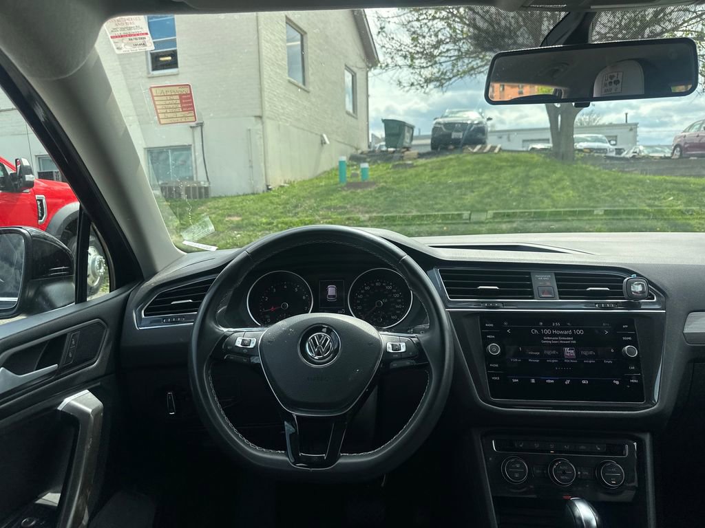 Used 2021 Volkswagen Tiguan SE FWD image 46