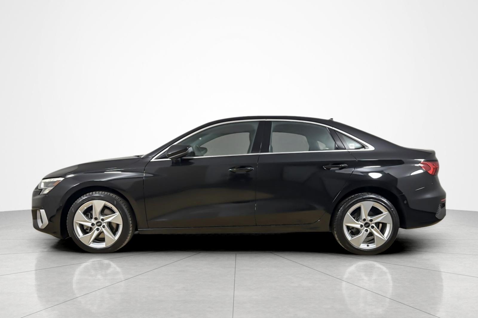 Used 2023 Audi A3 2.0T Premium Plus w/ Premium Plus Package AWD/4WD image 2
