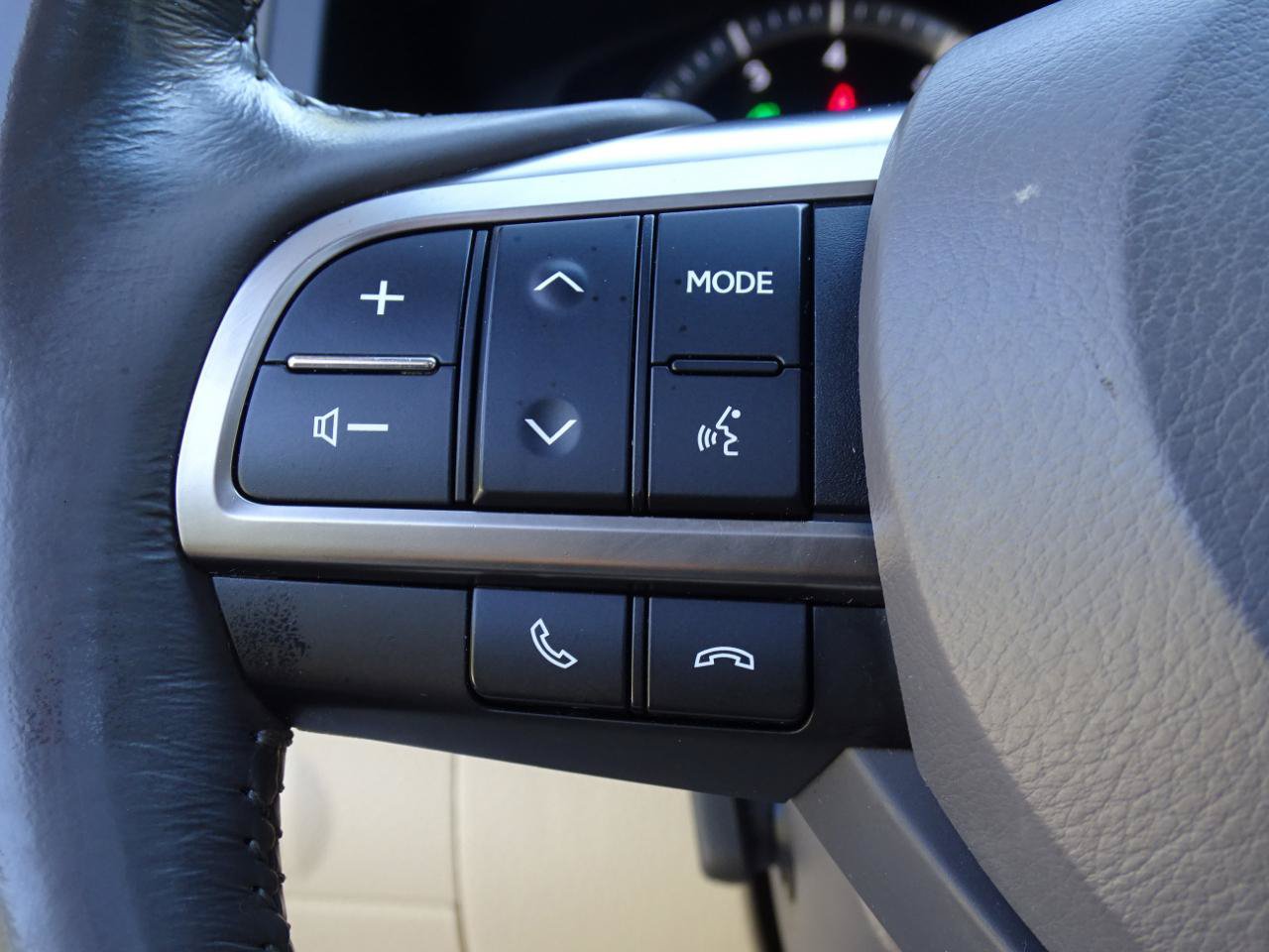 Used 2016 Lexus LX 570 4WD w/ Luxury Package image 21