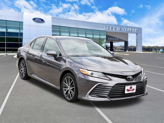 Used 2023 Toyota Camry XLE FWD image 5