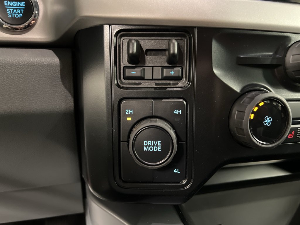 New 2026 Ford F250 XLT w/ XLT Premium Package AWD/4WD image 18