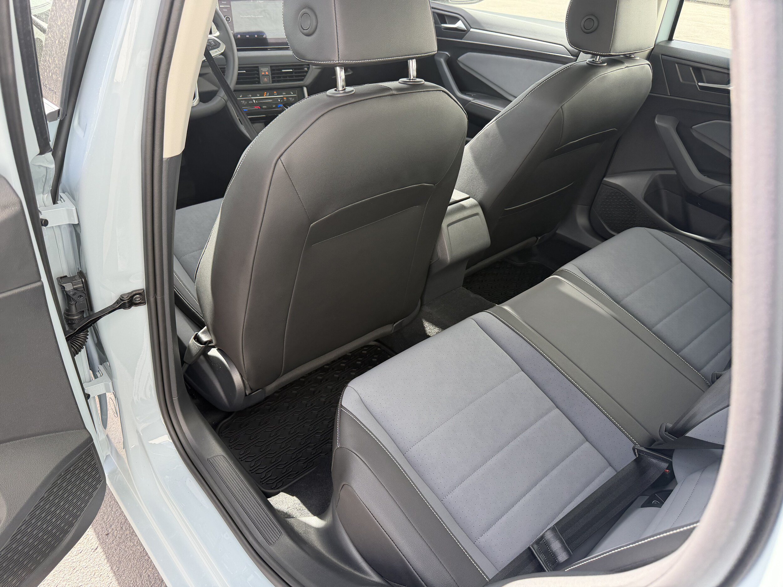 New 2027 Volkswagen Jetta SE FWD image 24
