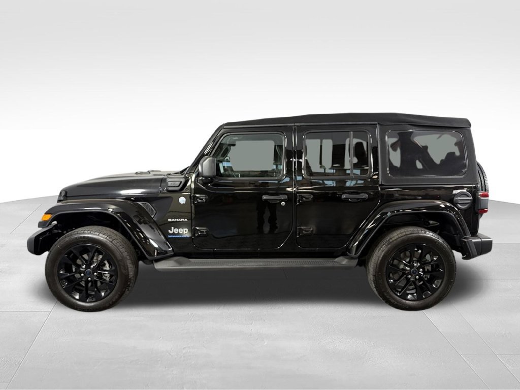 Used 2024 Jeep Wrangler Unlimited Sahara w/ Technology Group AWD/4WD image 10