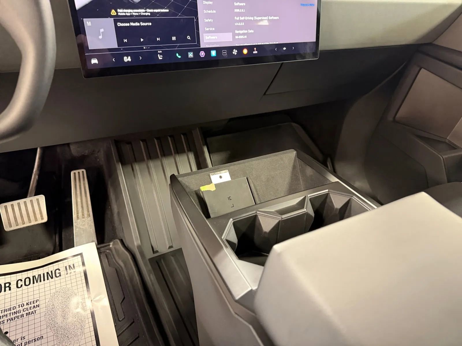 Used 2025 Tesla Cybertruck AWD Crew Cab image 19