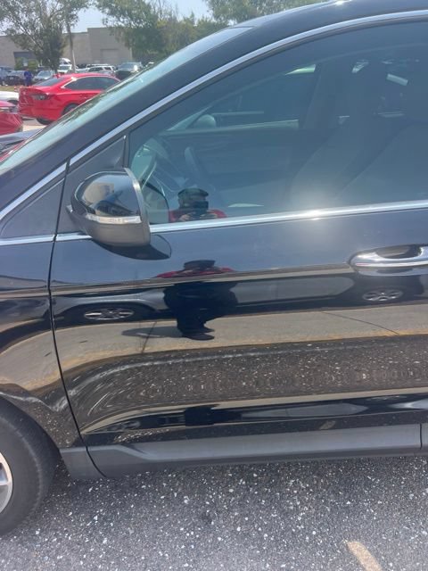 Used 2016 Ford Edge Titanium w/ Equipment Group 301A FWD image 8