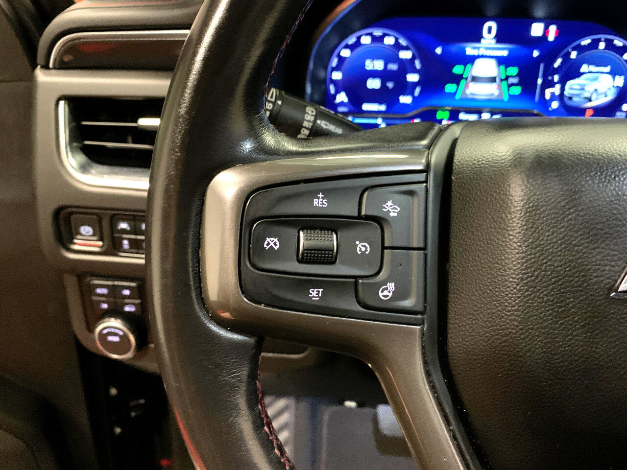 Used 2022 Chevrolet Tahoe RST w/ Luxury Package image 26